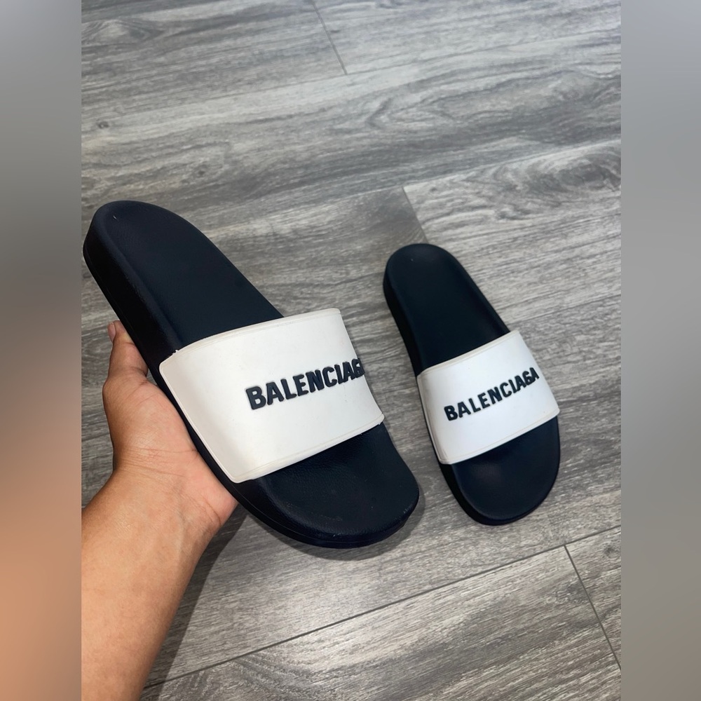 Original Balenciaga Pool slides “white and black”
